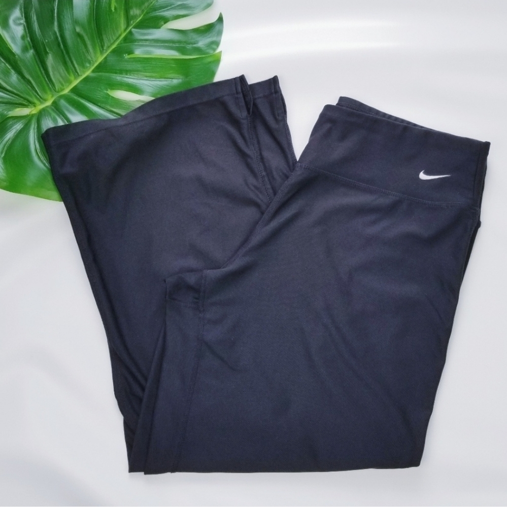 Nike‎ FitDry Crop Pants Side Slit EUC! Sz Medium